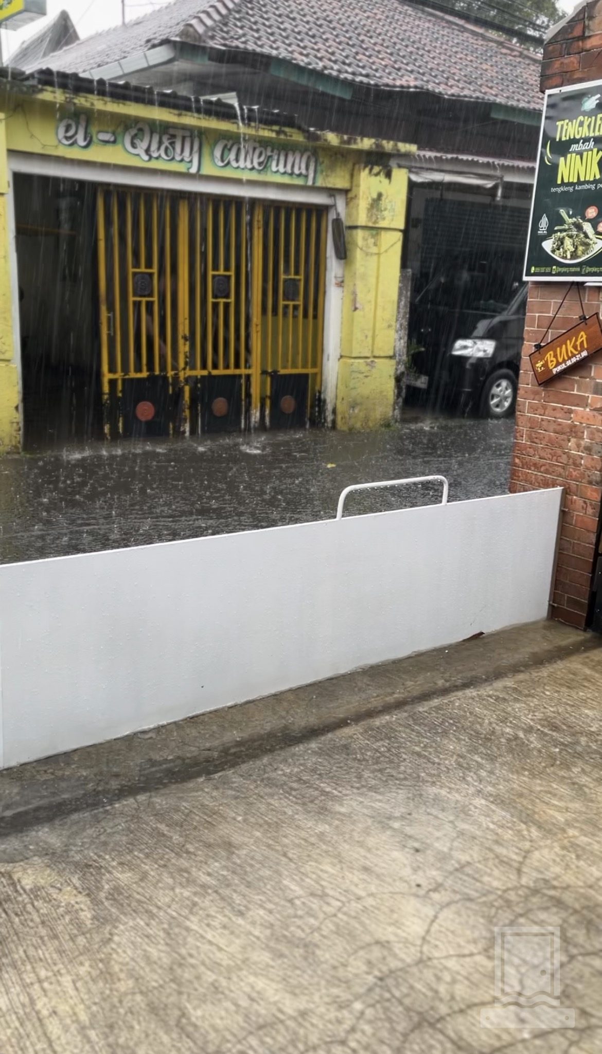 Ilustrasi flood barrier untuk ruko